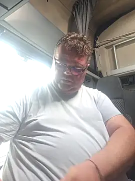 Snapshot of Grase44 chatting on February 4, 1:28 pm Grase44 online show from February 4, 1:28 pm