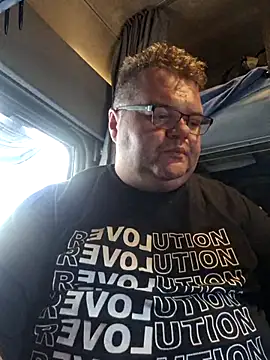 Snapshot of Grase44 chatting on March 30, 11:00 am Grase44 online show from March 30, 11:00 am