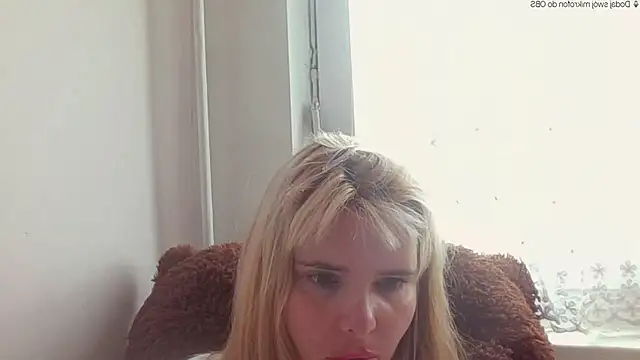HornyElena online show from May 15, 12:01 pm
