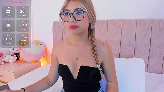 Snapshot of kaathblond_ chatting on March 26, 12:22 pm kaathblond online show from March 26, 12:22 pm