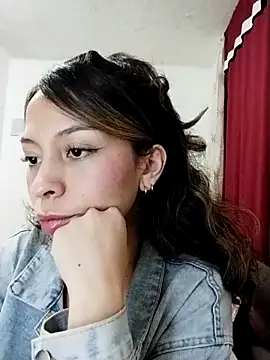 Snapshot of LuluuBerry chatting on November 15, 9:43 pm LuluuBerry online show from November 15, 9:43 pm