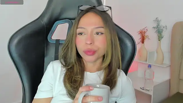 Snapshot of LuluuBerry chatting on November 29, 11:35 am LuluuBerry online show from November 29, 11:35 am