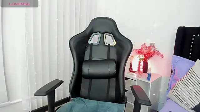 Snapshot of LuluuBerry chatting on January 13, 8:58 pm LuluuBerry online show from January 13, 8:58 pm