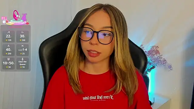 Snapshot of LuluuBerry chatting on January 15, 6:33 pm LuluuBerry online show from January 15, 6:33 pm