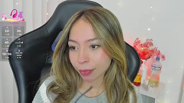 Snapshot of LuluuBerry chatting on February 1, 8:29 pm LuluuBerry online show from February 1, 8:29 pm