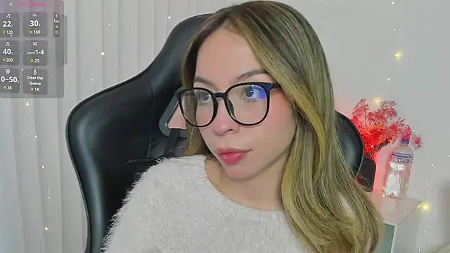 Snapshot of LuluuBerry chatting on February 2, 8:18 pm LuluuBerry online show from February 2, 8:18 pm