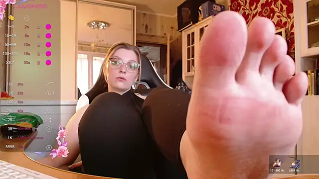 Snapshot of dominyantrix chatting on November 9, 11:19 am dominyantrix online show from November 9, 11:19 am