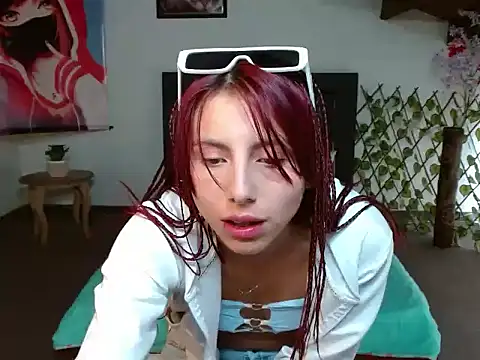 Snapshot of LuluKiss_ chatting on February 13, 1:40 pm LuluKiss online show from February 13, 1:40 pm