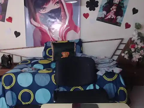 Snapshot of LuluKiss_ chatting on February 23, 1:41 pm LuluKiss online show from February 23, 1:41 pm