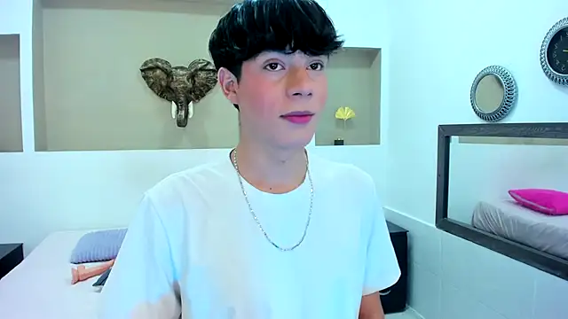 Isaac Kurtt online show from November 7, 8:31 pm