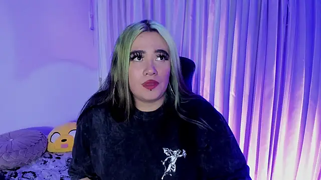 Snapshot of Lilith_Zenith_ chatting on December 19, 4:41 am Lilith Zenith online show from December 19, 4:41 am