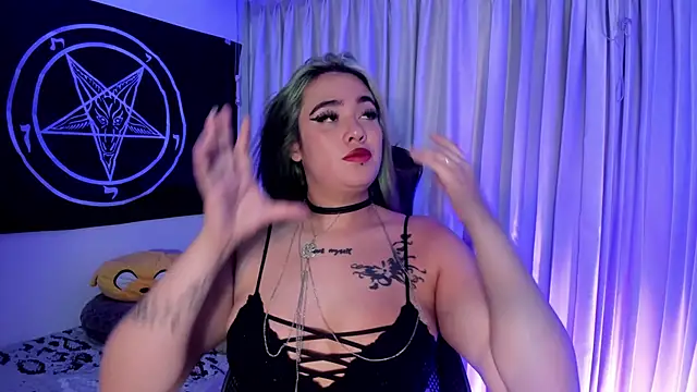 Snapshot of Lilith_Zenith_ chatting on December 22, 3:58 am Lilith Zenith online show from December 22, 3:58 am