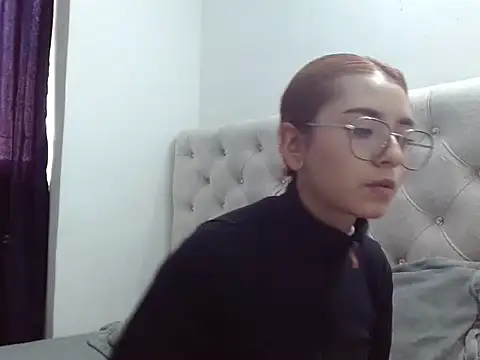 Snapshot of Carolinapinnkman chatting on November 25, 7:47 pm Carolinapinnkman online show from November 25, 7:47 pm