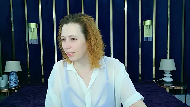 Snapshot of Evie_Berret chatting on February 12, 8:48 pm Evie Berret online show from February 12, 8:48 pm