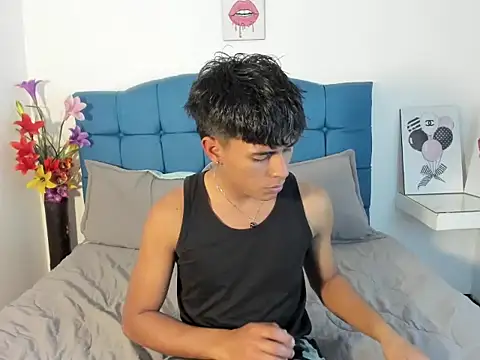 Valentino Lane online show from January 12, 2:06 am