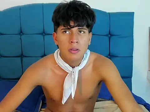 Valentino Lane online show from February 6, 8:40 am