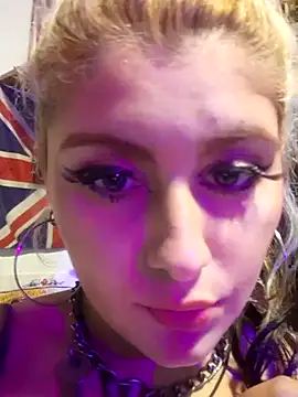 Hollywouldd online show from November 13, 6:23 am