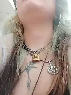 Hollywouldd online show from November 25, 2:28 pm