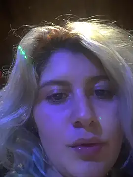 Hollywouldd online show from December 3, 5:59 am