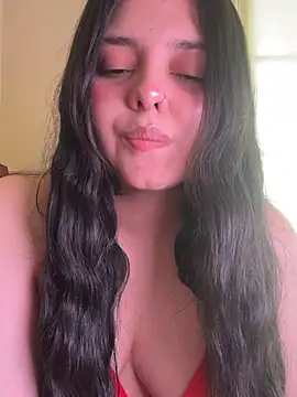 candicewest  online show from May 2, 5:07 pm
