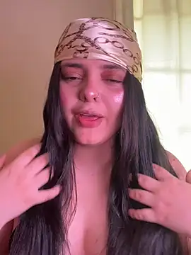 candicewest  online show from May 16, 4:17 pm