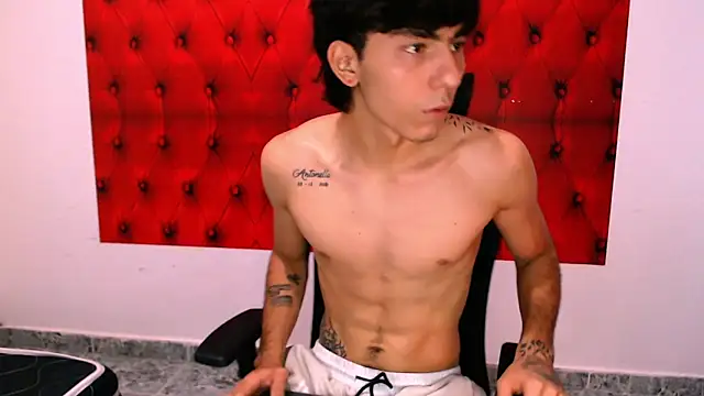 Bryant Connor online show from November 30, 4:05 am