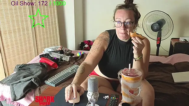 JadeStarUK online show from April 23, 1:29 am