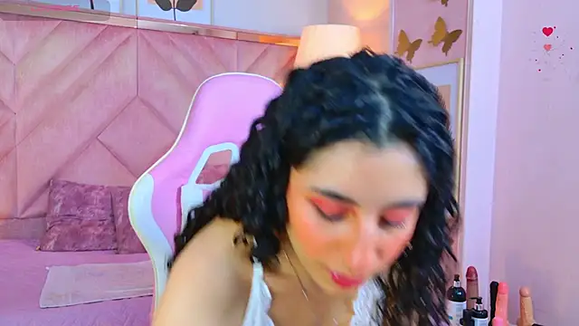 DemiJones  online show from May 15, 4:41 am