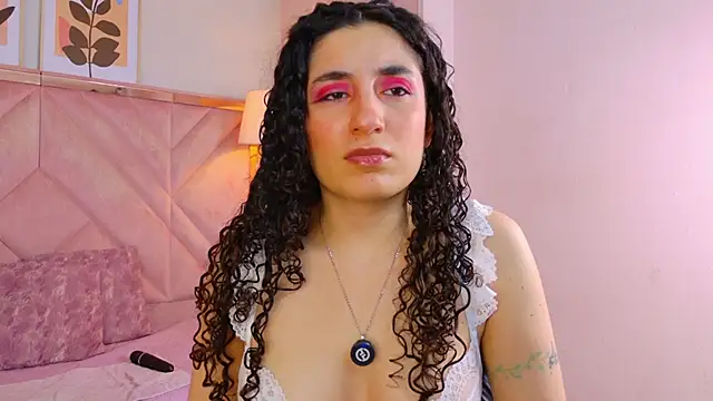 DemiJones  online show from June 20, 4:59 am