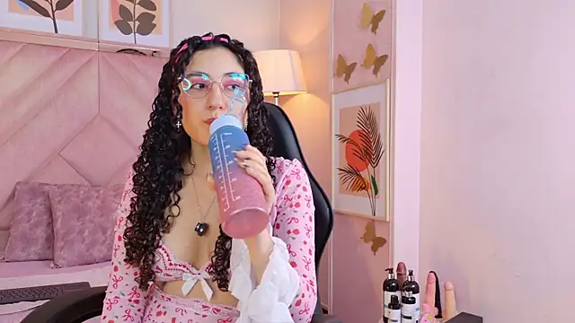 DemiJones  online show from July 7, 5:32 am