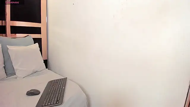 estrellanoctis online show from December 14, 2:28 am