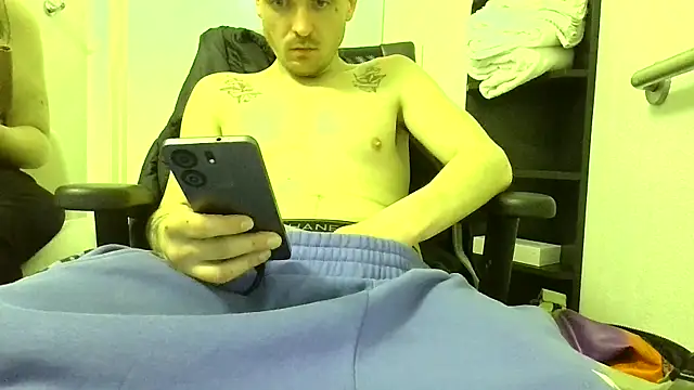 Snapshot of XninoXlokoX9977 chatting on February 16, 7:37 am XninoXlokoX9977 online show from February 16, 7:37 am