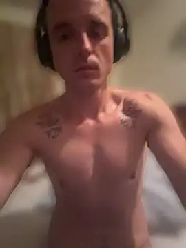 XninoXlokoX9977 online show from May 9, 7:35 am
