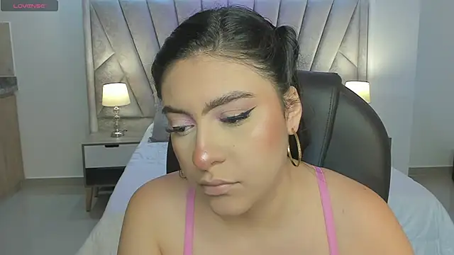 Maya vexx online show from November 26, 7:59 pm