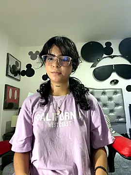  vaiolet owo online show from November 8, 5:18 am