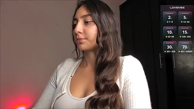 Snapshot of LilyGarcia chatting on April 10, 11:42 pm LilyGarcia online show from April 10, 11:42 pm