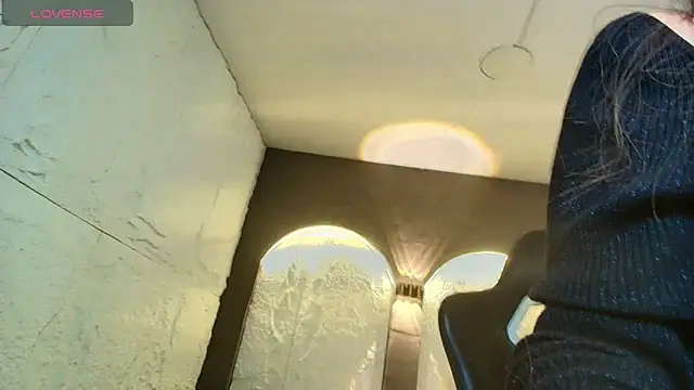 isabella  r online show from February 16, 1:18 pm