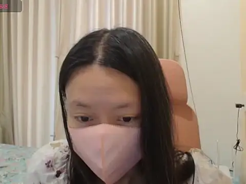 Snapshot of Lil-Cherries chatting on December 21, 5:25 am Lil-Cherries online show from December 21, 5:25 am