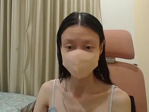 Snapshot of Lil-Cherries chatting on February 2, 1:43 pm Lil-Cherries online show from February 2, 1:43 pm