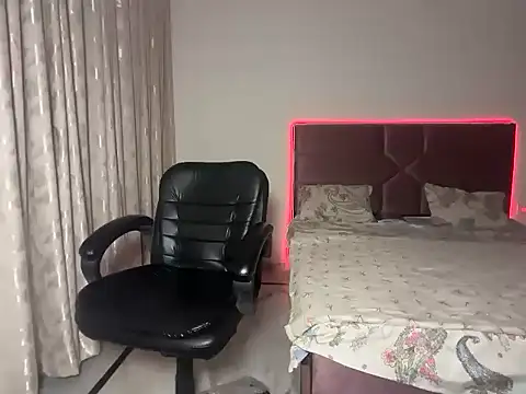 Snapshot of CutiePihu chatting on June 25, 5:12 am CutiePihu online show from June 25, 5:12 am
