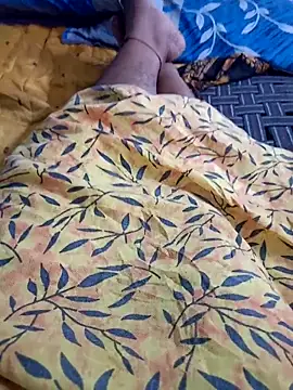 Snapshot of Rathi_telugu_couple chatting on December 16, 4:39 am Rathi telugu couple online show from December 16, 4:39 am