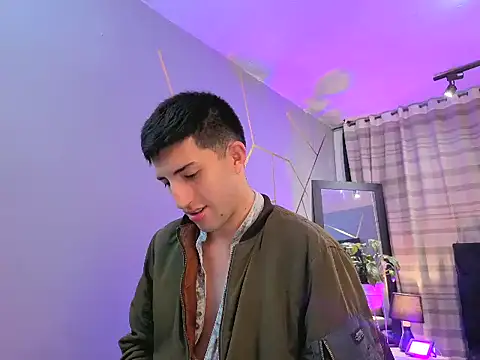 Un Sluttyy online show from November 7, 11:43 am