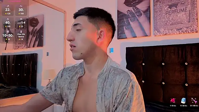 Snapshot of Un_Sluttyy chatting on February 21, 11:22 am Un Sluttyy online show from February 21, 11:22 am