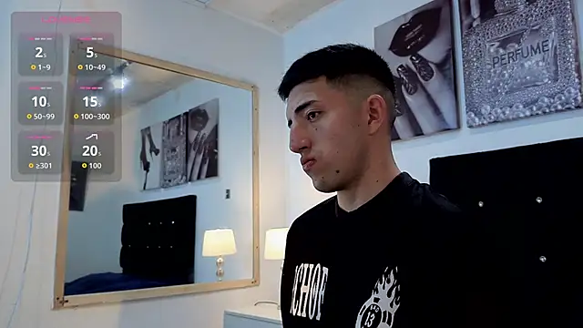 Snapshot of Un_Sluttyy chatting on March 16, 11:36 am Un Sluttyy online show from March 16, 11:36 am