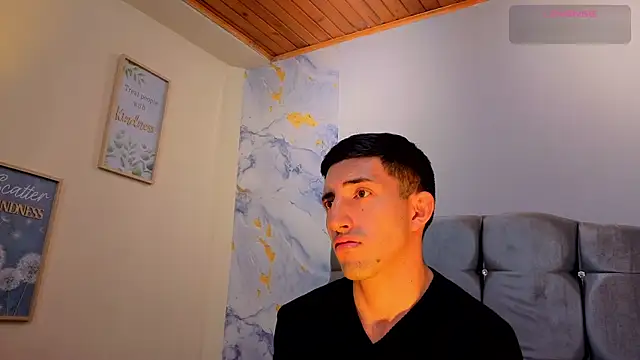 Snapshot of Un_Sluttyy chatting on March 30, 11:55 am Un Sluttyy online show from March 30, 11:55 am