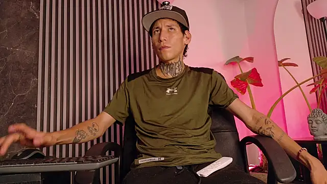 Snapshot of David_Power chatting on November 27, 5:04 pm David Power online show from November 27, 5:04 pm