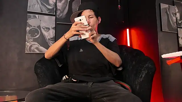 Snapshot of David_Power chatting on November 29, 7:00 am David Power online show from November 29, 7:00 am