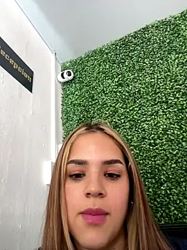 Sara  Secret online show from November 7, 5:35 pm