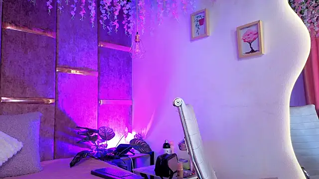 AuroraLanee  online show from November 28, 7:16 pm