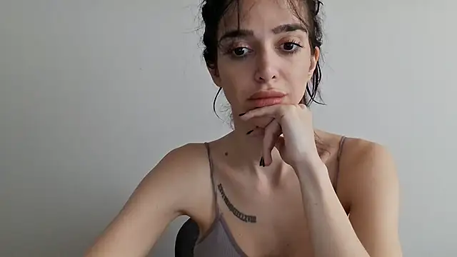 Snapshot of gloriyapg chatting on December 14, 10:42 am gloriyapg online show from December 14, 10:42 am